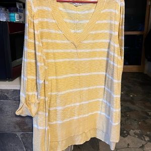 Yellow Maurice’s top